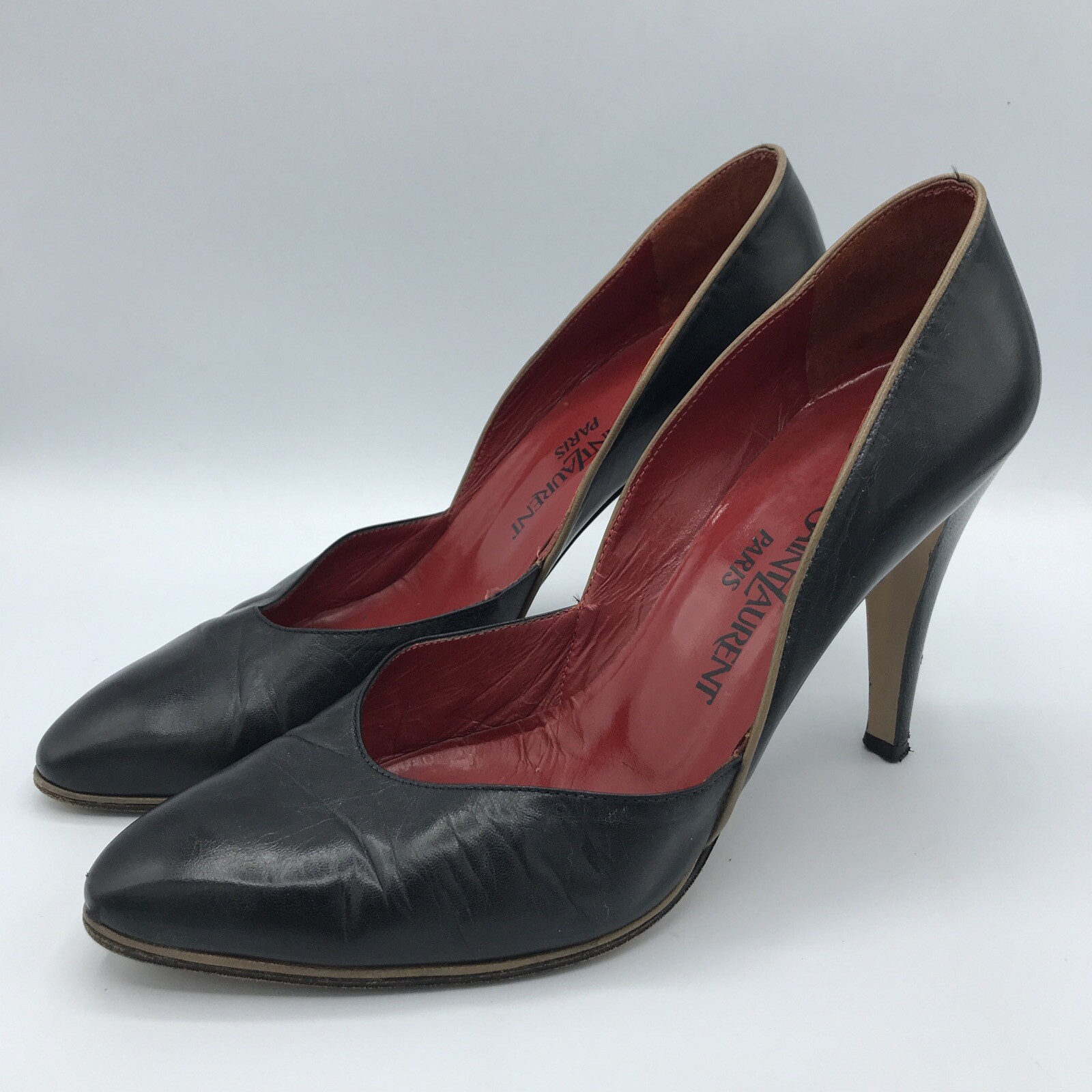 Decolte vintage Yves Saint Laurent nere in pelle con tacco a punta misura 8 5 M
