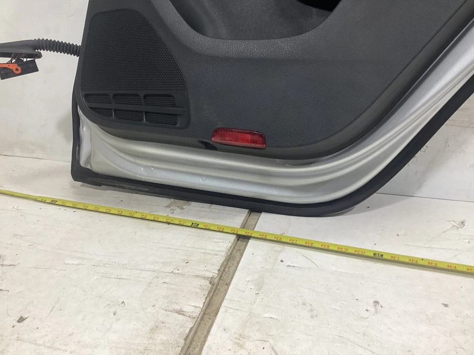 2011 - 2018 Volkswagen Jetta Rear Right Side Door W/ Door Panel & Window OEM . Foto 3 de 4