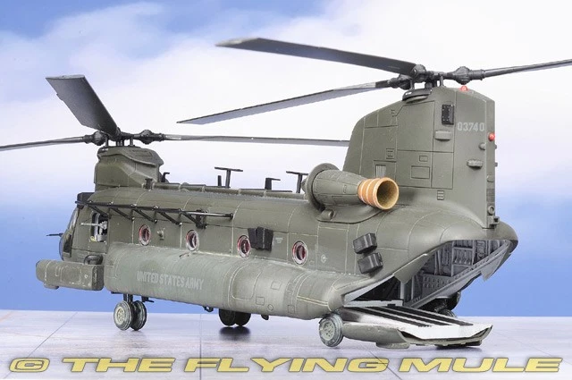 Forces of Valor 1:72 MH-47G Chinook US Army 160th SOAR Night Stalkers - Image 2 of 4