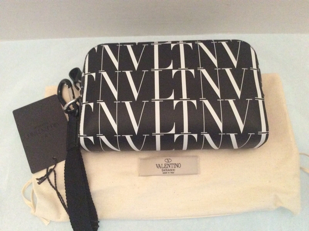 mærke navn Displacement kontanter Valentino VLTN print Clutch Bag Unisex NERO Black/White W/Tag Dustbag $595 | eBay mærke navn Displacement kontanter Valentino VLTN print Clutch Bag Unisex NERO Black/White W/Tag Dustbag $595 | eBay