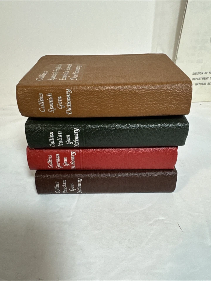 4 Vtg Collins Pocket Russian, German, Italian, Spanish To English Dictionaries - Image 3 of 4