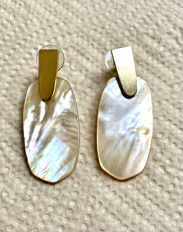 Kendra Scott Mother of Pearl earrings 2 1/8" Aragon