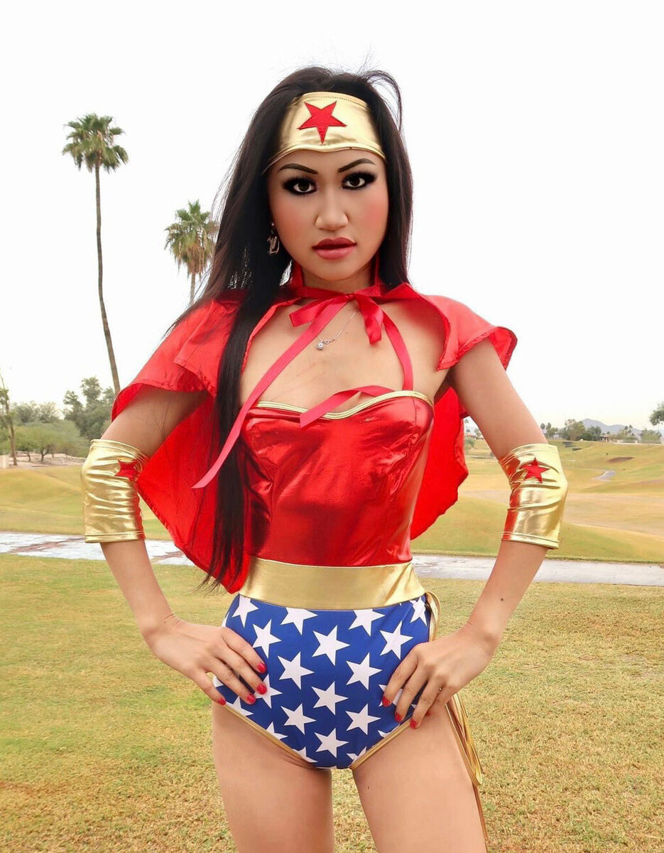 Adult DC Wonder Woman Costume