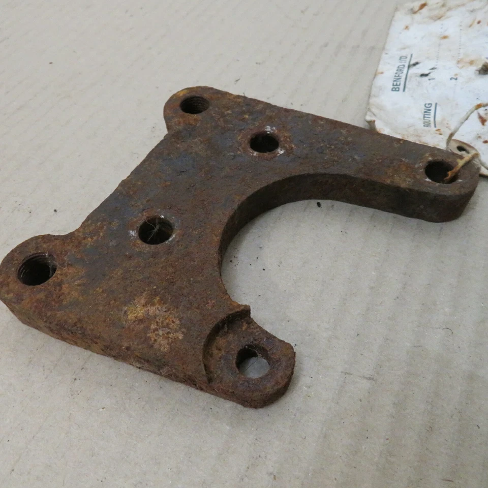 MONTAJE DE PINZA FRENO DERECHO ASTON MARTIN DB6 DBS 048-028-0118 Foto 4 de 4