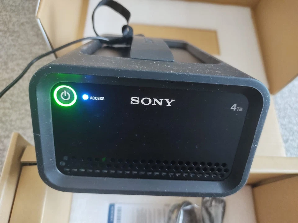 Sony Thunderbolt 2 RAID Array 4TB 2-Bay USB 3.0 Hard Drive PSZ-RA4T - Image 2 of 4