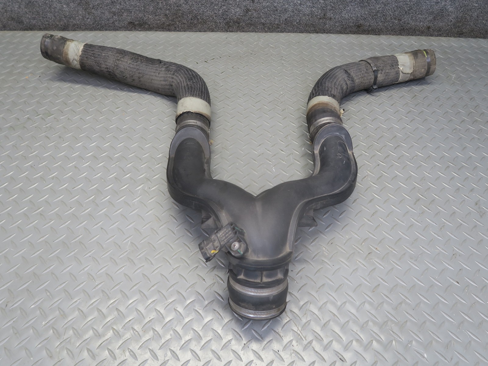 2017-2020 MASERATI LEVANTE M161 3.0L AIR INTAKE DUCT W SENSOR & HOSES
