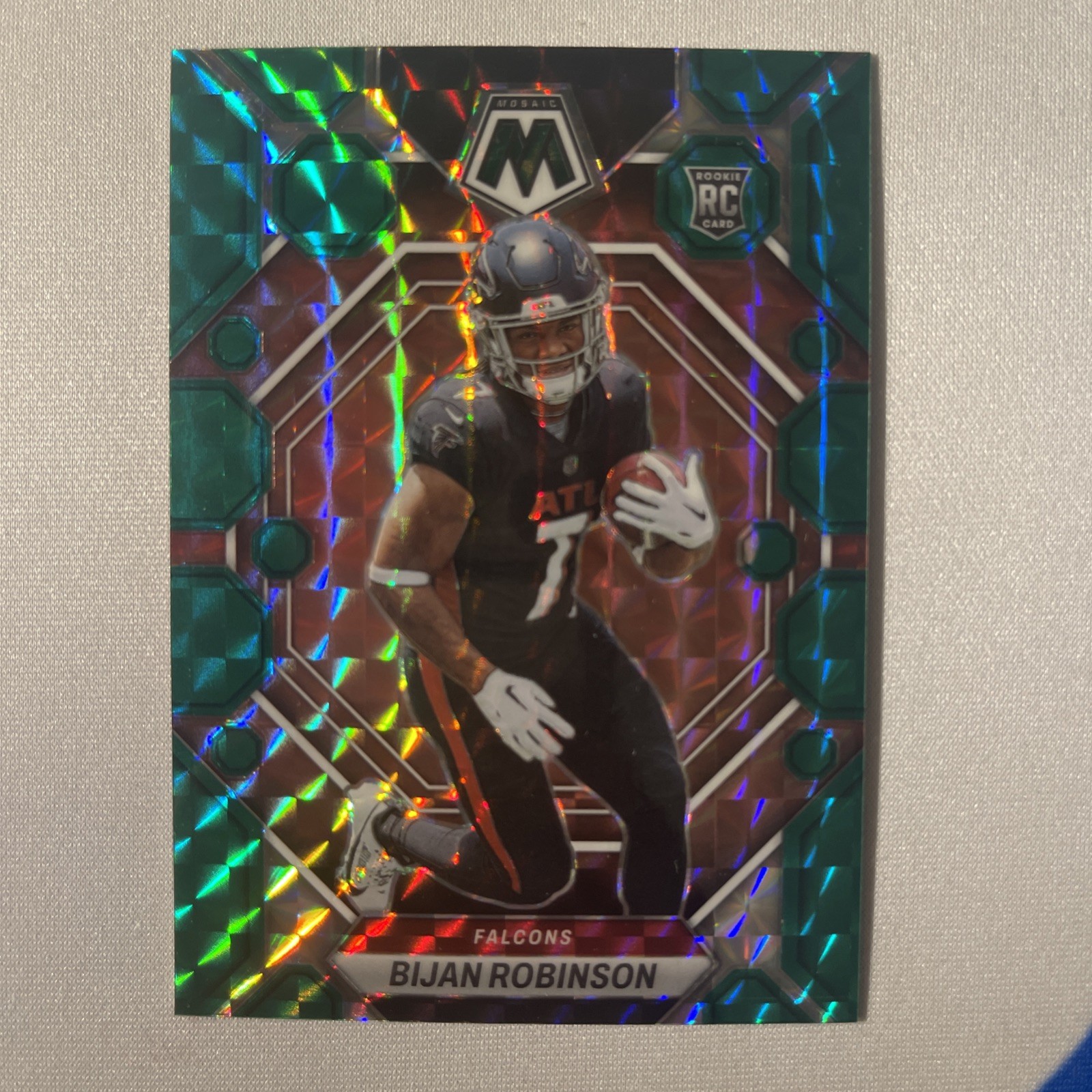 2023 Panini Mosaic - Rookies Bijan Robinson #284 Green Mosaic Prizm (RC)