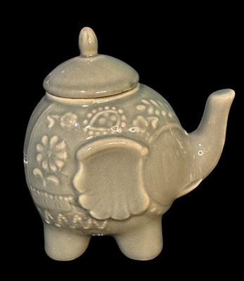 #ad #ad Elephant Shaped Ceramic With Decorative Embossed Details amp; Lid 5quot; Tall Rêve De P $17.99