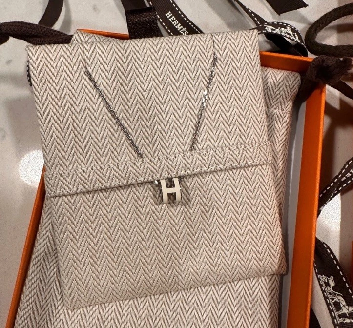 HERMÈS Collana con ciondolo HERMES Mini Pop H bianco bianco PHW