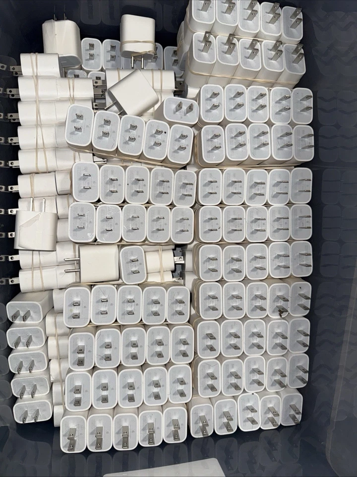 Adaptador de Alimentação de Carregamento Rápido Apple 20W USB-C (Modelo A2305) – Original Genuíno – - Imagem 3 de 4