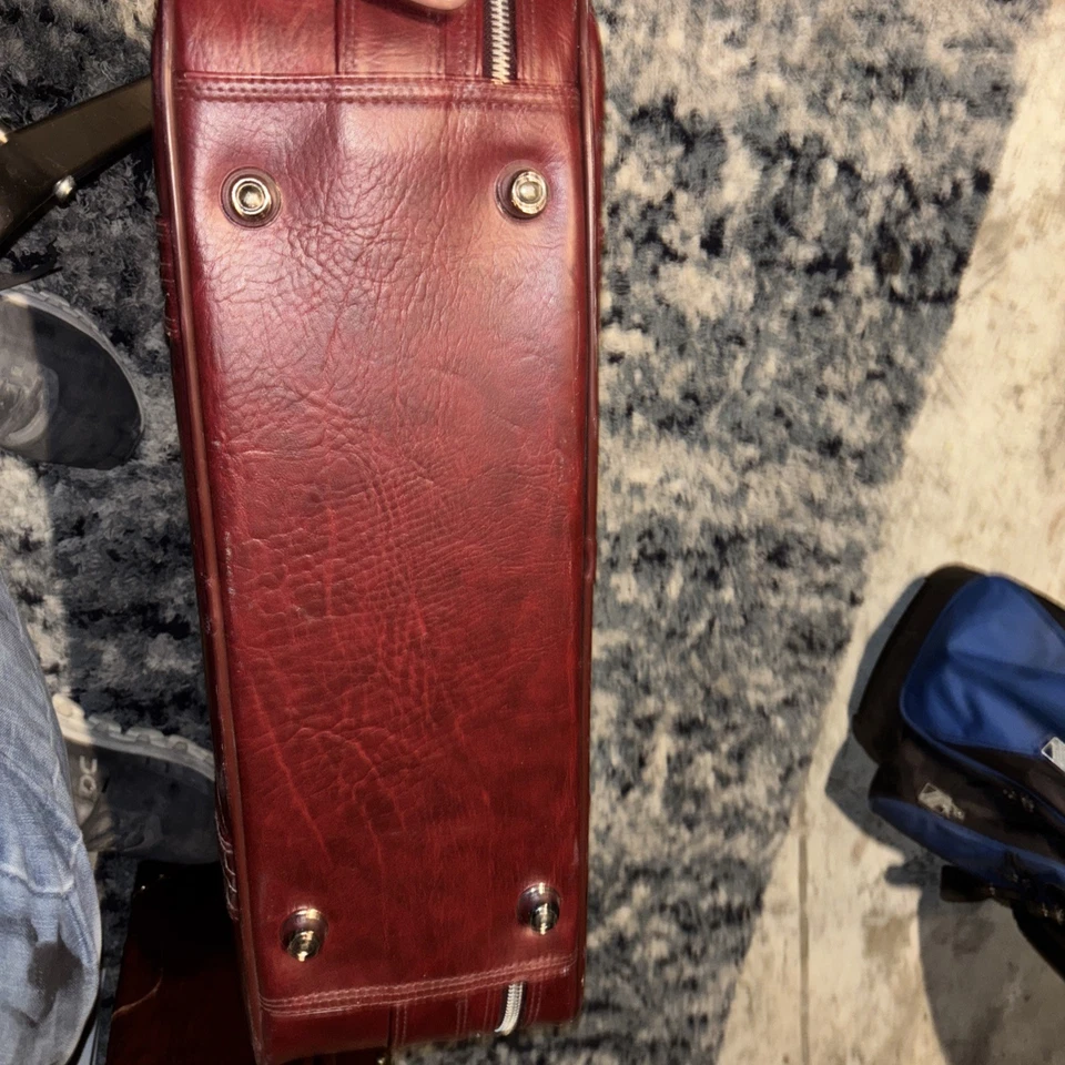 Vintage Classic World Traveler Red Burgundy Carry On Suitcase Luggage - Image 4 of 4