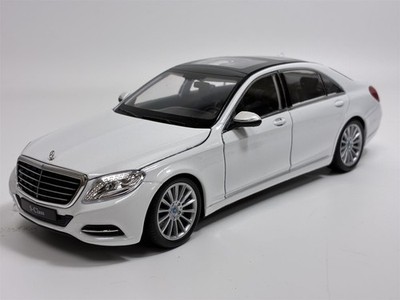 Mercedes Benz S Klasse 2015 weiß Maßstab 1:24 Welly 24051