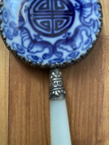 Gebrauchter, Vintage, chinesischer Hand-, Kosmetik-/Handtaschenspiegel emailliert, Jadegriff - Bild 3 von 12