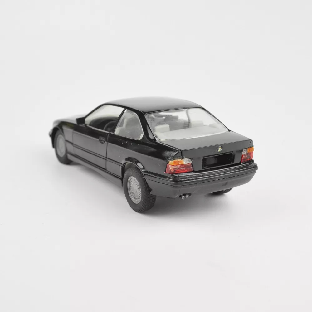 BMW 325i - Gama 2104 - 1:24 - Black/Black