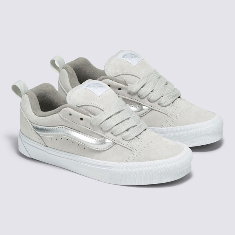 新品　VANS Knu Skool スニーカー Vans Knu Skool スニーカー | ブラック | FARFETCH JP
