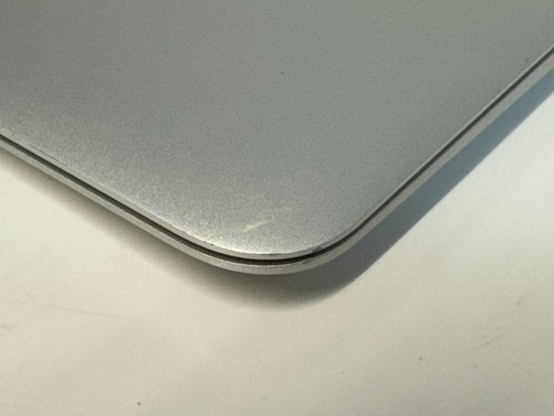 Apple MacBook Air 13.3" A1466 Intel Core i5 1.4Ghz 4GB RAM - 128GB SSD - 2014 - Picture 12 of 19