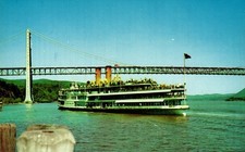 Postcard Hudson river, Day Line steamer, Alexander Hamilton, New York