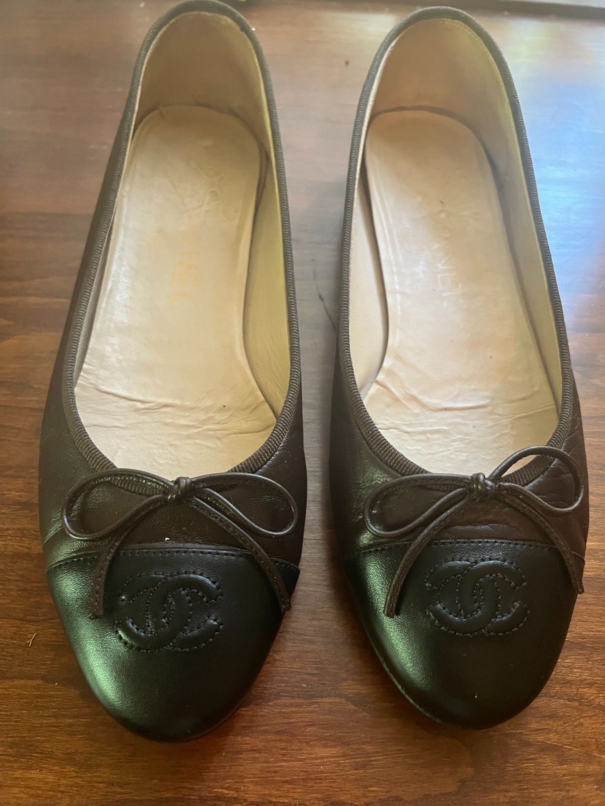 Chanel black and brown leather ballet flats size 37.5 EU