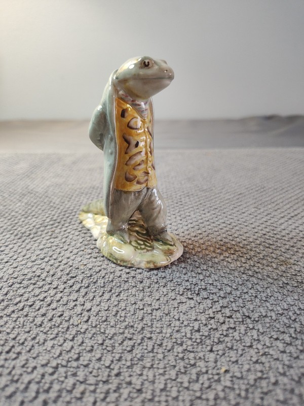 Beatrix Potter Figurine: Sir Isaac Newton. F Wayne & Co 1973 Beswick England