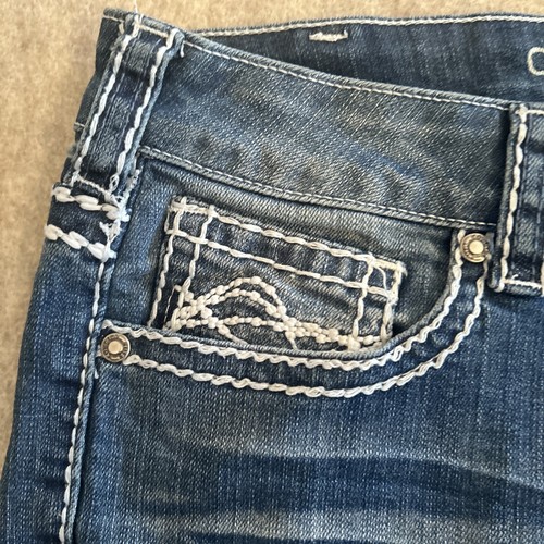 Cowgirl Tuff Denim Shorts Womens 29 Embroidered Barbed Wire Pockets (11) - Picture 3 of 13