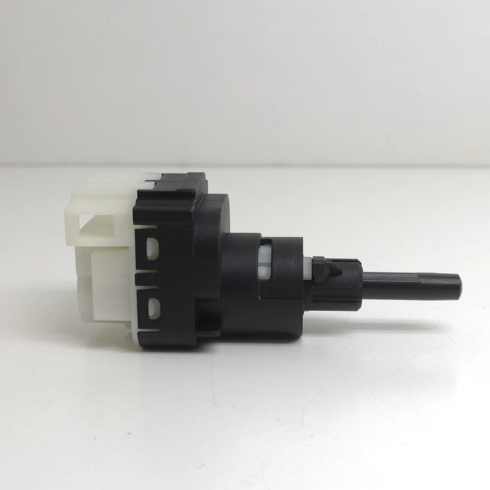 INTERRUTTORE LUCE FRENO AUDI A3 - A4 - A6 - A8 -Q7 - R8 FACET PER 1K2945511 - Imagen 4 de 4