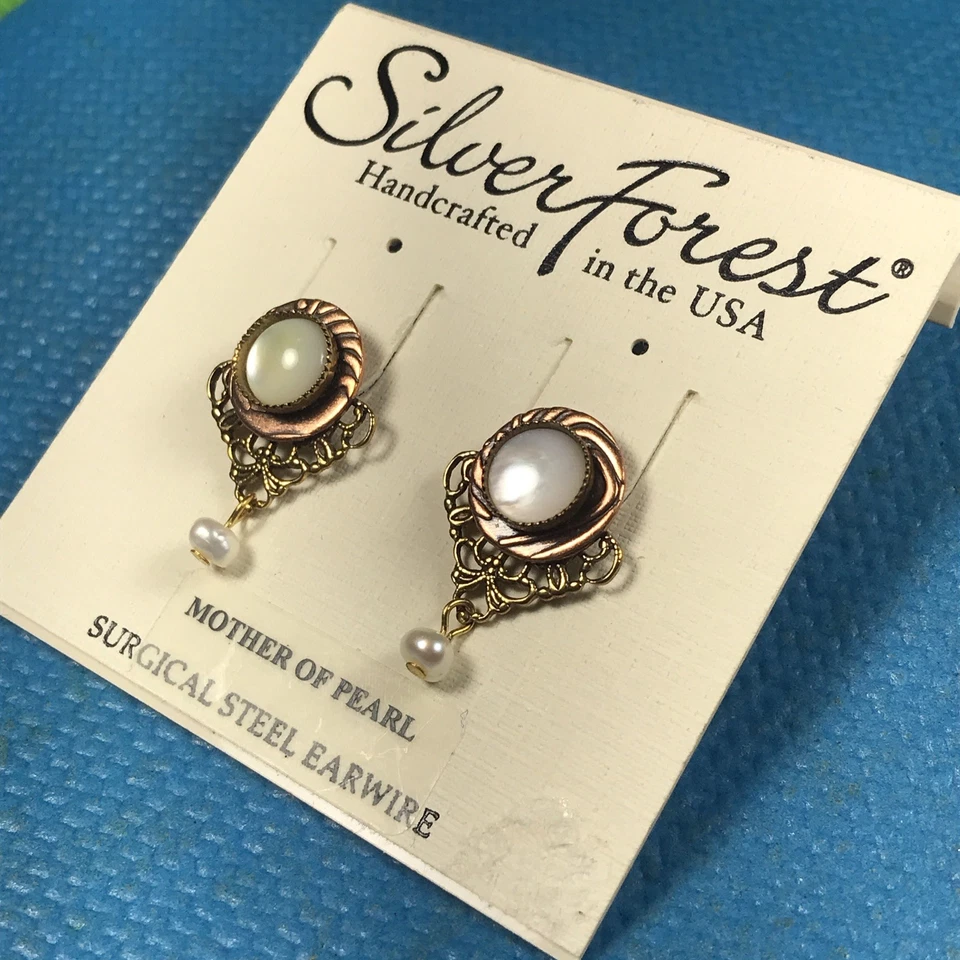 Pendientes Bosque Plata Madreperla Poste y Perla Cuentas Colgantes Bronce Filagree Foto 2 de 4