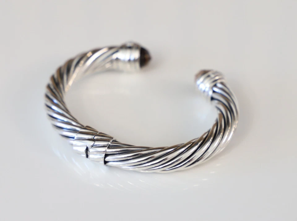 Brazalete David Yurman de plata de ley con cable de 10 mm morganita y diamantes tamaño grande Foto 3 de 4