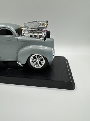 Muscle Machines 1941 Willys Coupe Supercharged Pro-Street 1:18 Diecast Car - Picture 9 of 17