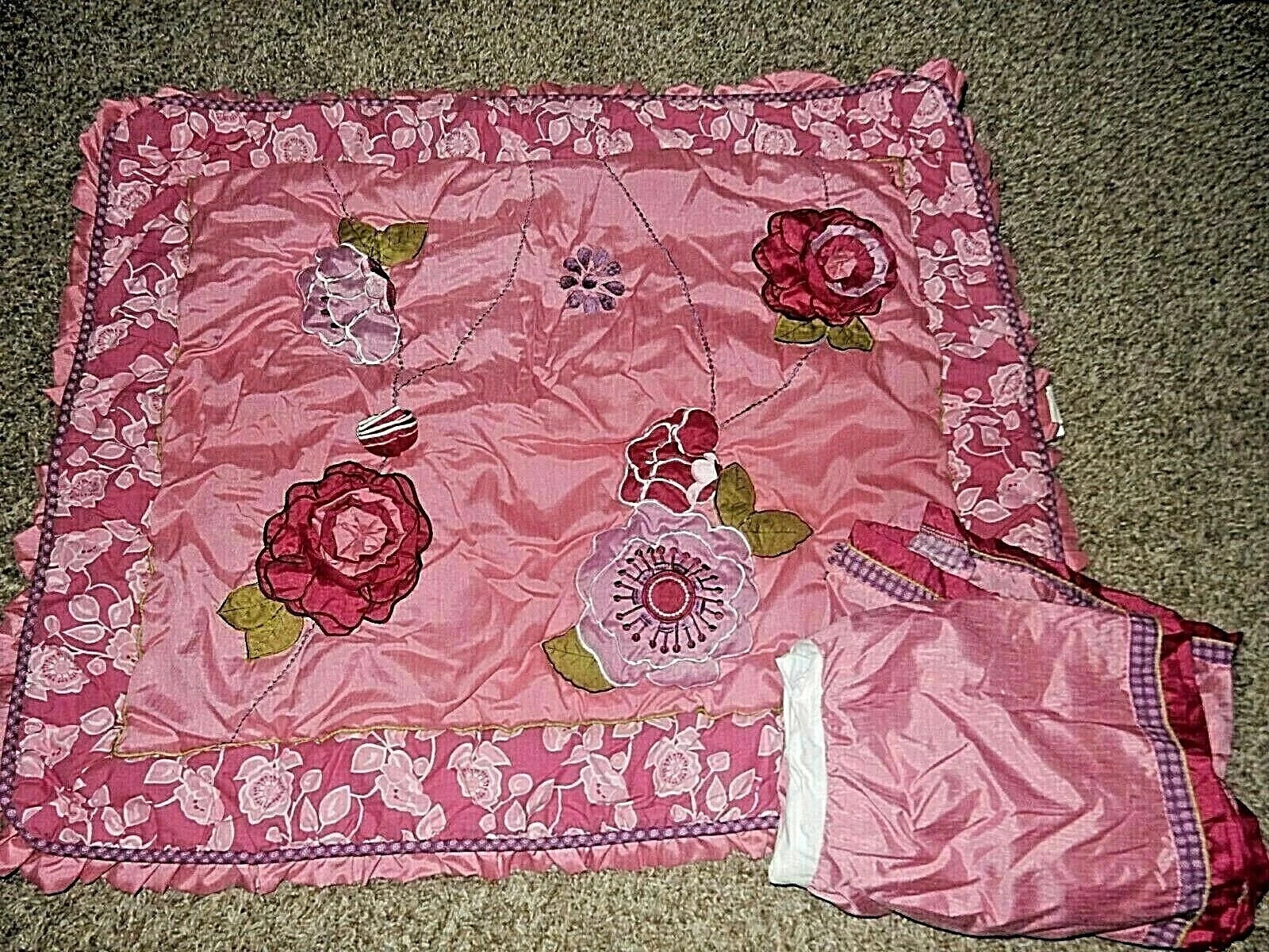4P COCALO Orchid Grace Floral Roses 3D Crib Comforter Blanket & Crib Skirt Set
Opens in a new window