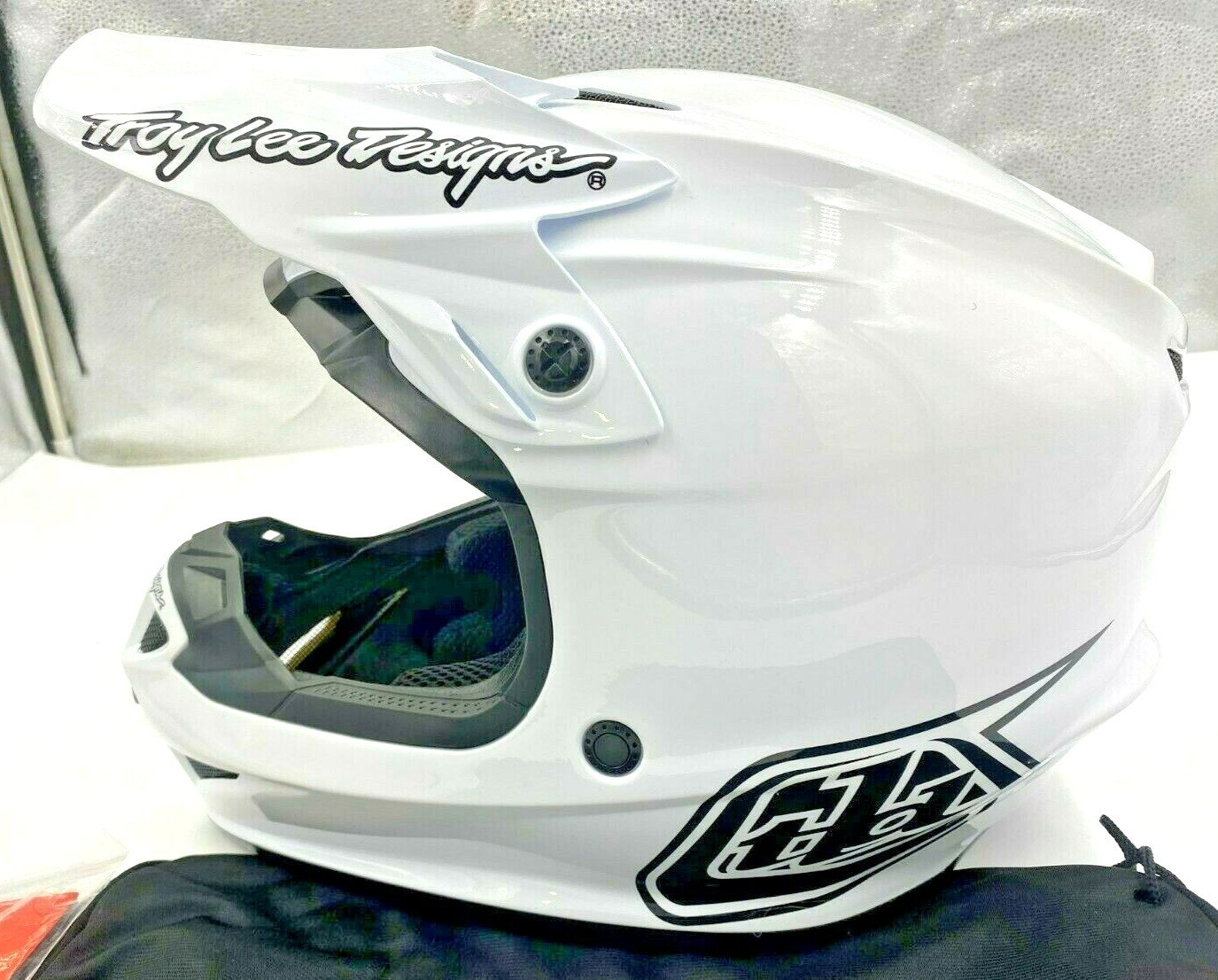 Troy Lee Designs - 109490005 - SE4 Polyacrylite Helmet - Mono White - XL |  eBay
