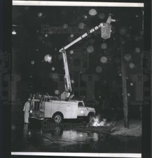 1968 Press Photo Walnut in Des Plaines utility fire - RRU13603