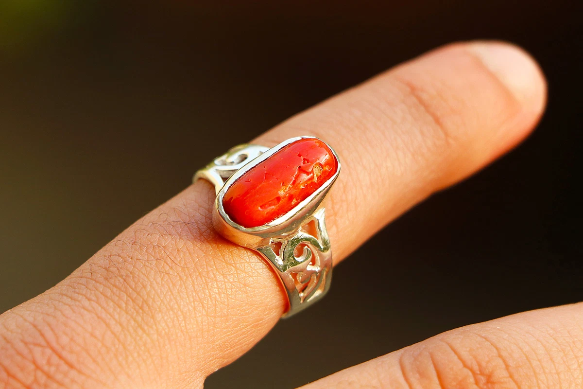 Anello con hotsell pietra di corallo