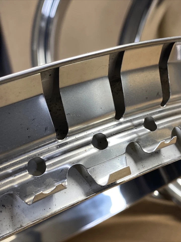 Chevrolet C1500 1988-1998 16” anillo de belleza juego de 4 almacenados en interiores muchos años usado Foto 4 de 4