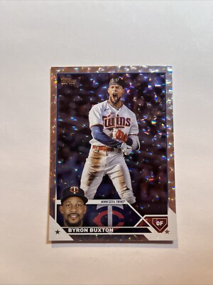 2023 Topps Series 1 -  Silver Pattern Foil #25 Byron Buxton