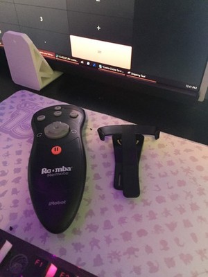 Roomba Discovery Remote with mount Tested Doesn't work For repair