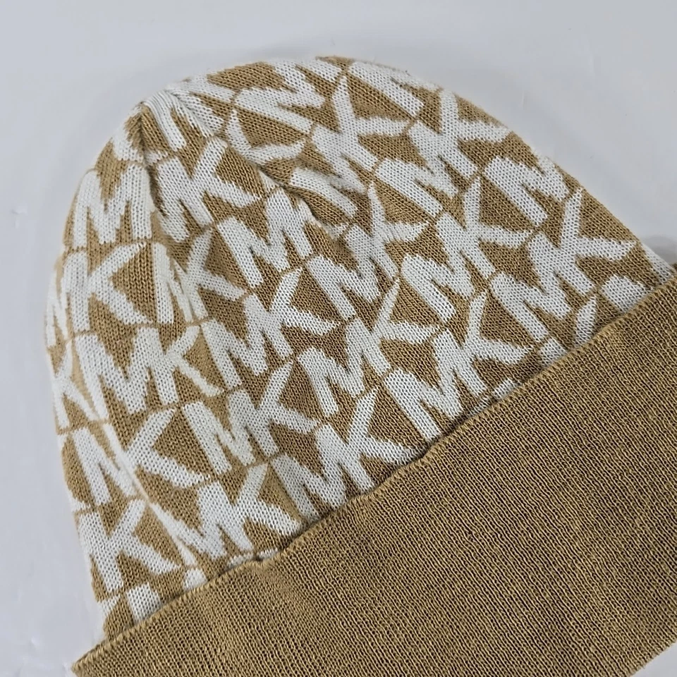 MICHAEL KORS Mujer Gorro Invierno Sombrero MK Logo Estampado Completo Talla Única BLANCO BRONCEADO Foto 4 de 4