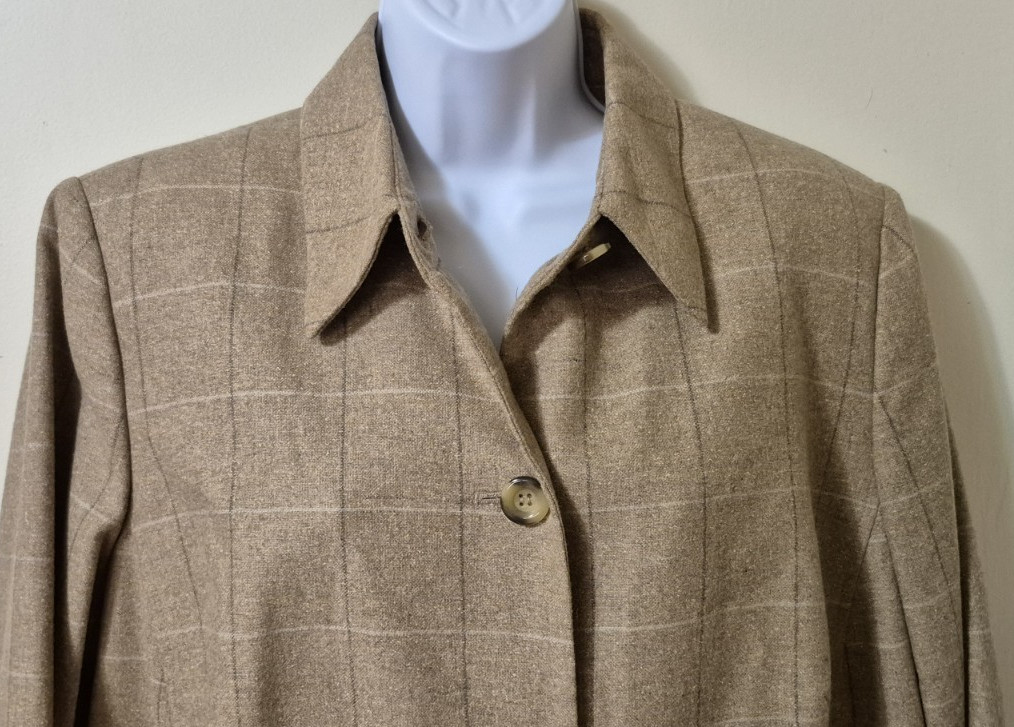 Le Suit   Wool Blend  Suit  Skirt And Long Jacket    Size 16 W