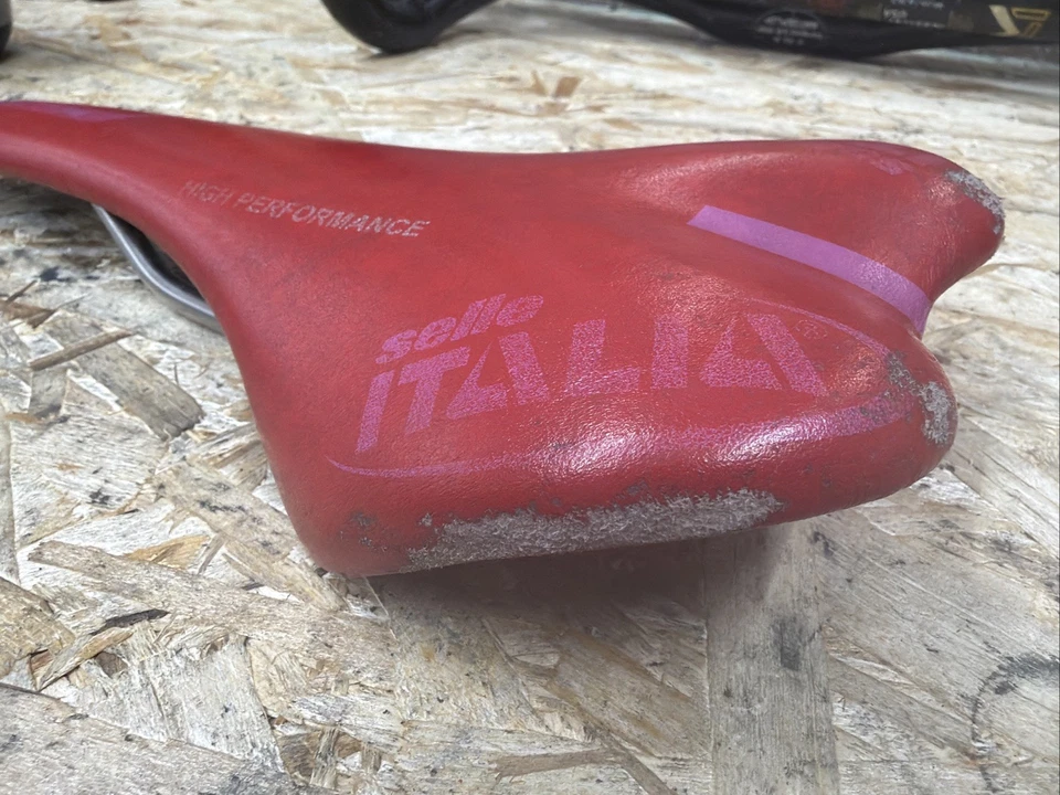 Selim de teste SELLE ITALIA SLR super leve 275mm x 132mm vermelho 169g - Imagem 3 de 4