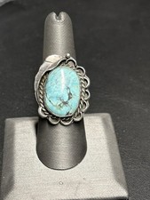 NATIVE AMERICAN 925 STERLING SILVER AND TURQUOISE LEAF DESIGN RING SIZE 8.25