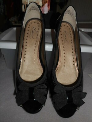 PRETTY LADIES BLACK PATENT LEATHER OPEN TOE BOW TRIM SZ 8.5M FR BELK DEPT  STORE | eBay