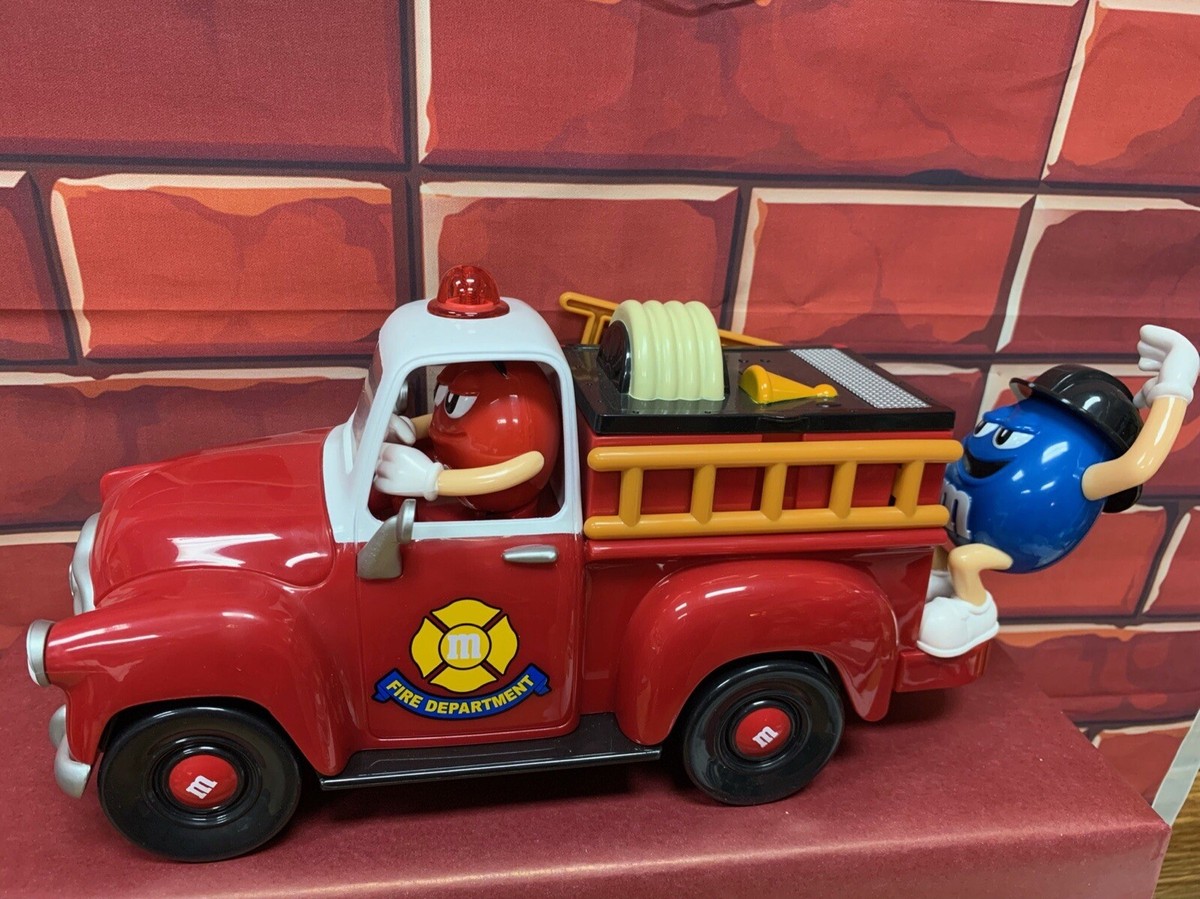 その他 m&m's FIRE TRUCK CANDY DISPENSER M&M 'Five Alarm Fun' Fire Department Truck Candy Dispenser