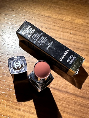 Brandneu Chanel Rouge Coco Bloom FEUCHTIGKEITSSPENDENDER INTENSIVER GLANZ LIPPENFARBE 112 GELEGENHEIT 3g