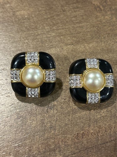 Gorgeous S.A.L Swarovski Crystal enamel faux pearl Gold Tone Clip earrings - 第 1/5 張圖片