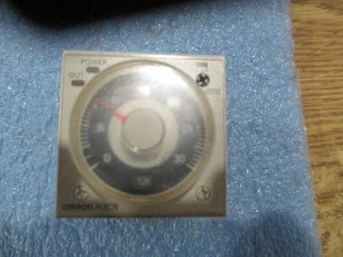 Omron Type: H3CR-A8 Timer with Omron P2CF-08 Base 