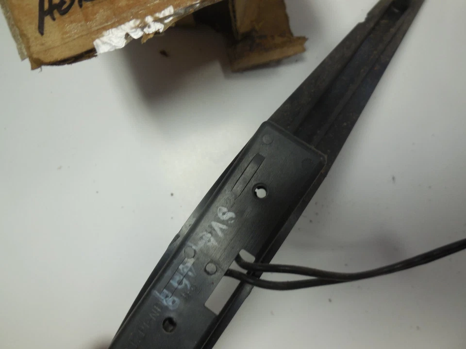 Новый из старых запасов 1970 -1973 Ford Mustang 2 спицы рулевое колесо гудок подушечка переключатель D2AZ-13A875-B - Изображение 3 из 3