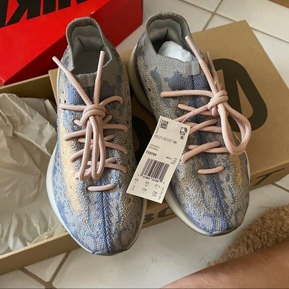 Yeezy 700 Mauve Yeezy 380 Mauve Green Laces Adidas Yeezy Boost 700