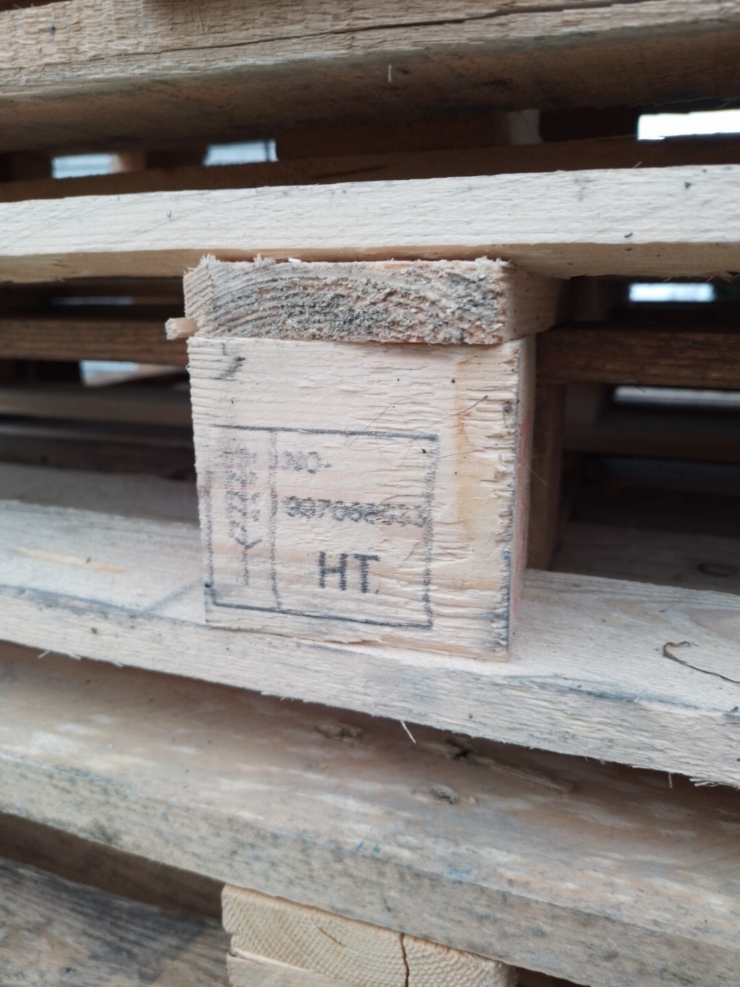 LIGHT WEIGHT EURO WOODEN PALLETS. eBay
