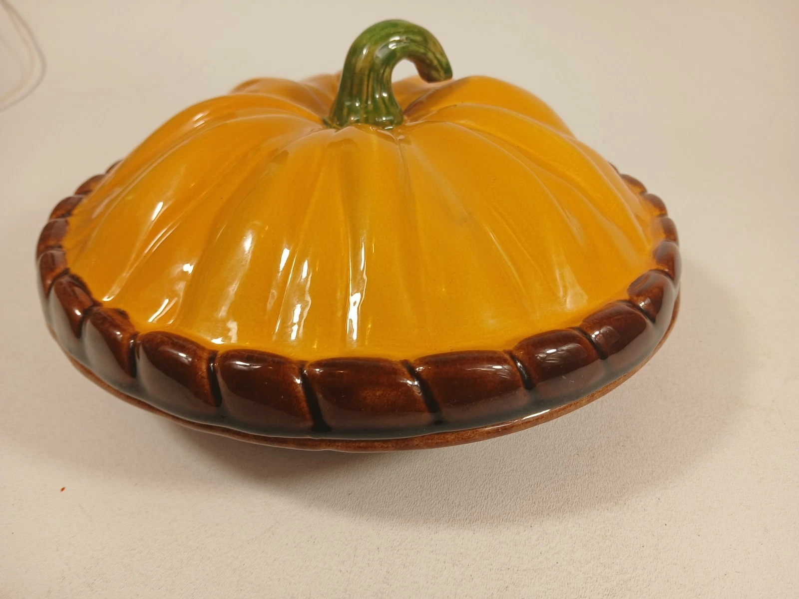 Covered Pie Dish, 11" Pumpkin Pie Ceramic Pie Holder, Over and Back, portugal