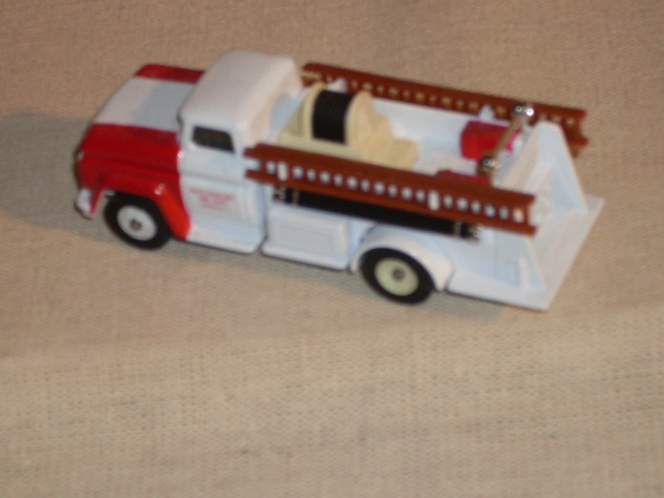 Christmas Surprise! Corgi 1966 Diecast Pumper Fire Engine #CS90058, Baltimore FD - Image 3 of 4