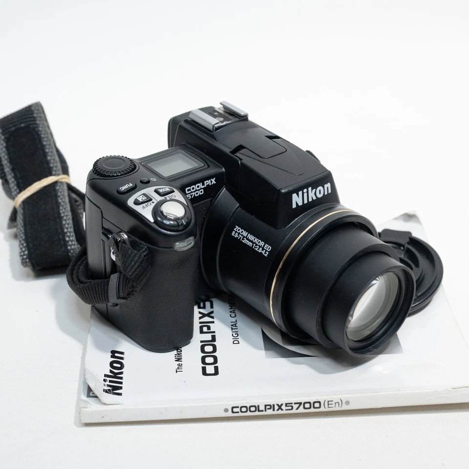 Nikon Coolpix 5700 Digital Camera - For Parts or Repair! Sensor/Screen Glitches - Image 3 of 4